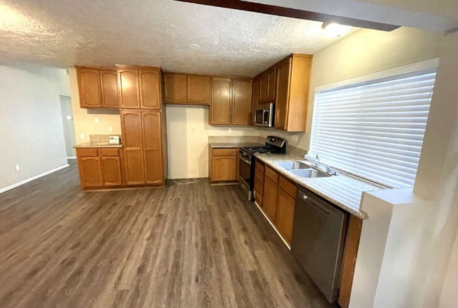 Foto del edificio - 20817 Calwood St