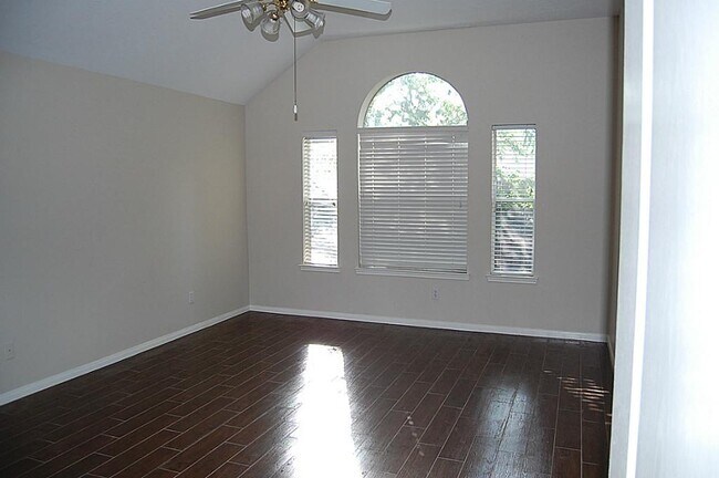 Foto del edificio - 1638 Candleston Ln