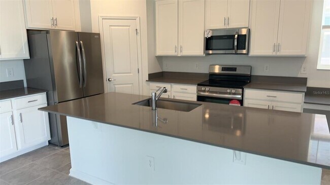 Foto del edificio - 6283 Blissful St