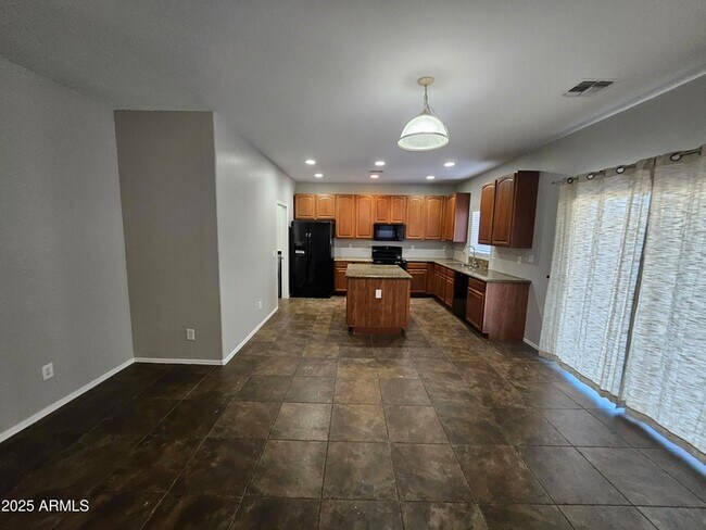 Foto del edificio - 1294 W Agrarian Hills Dr