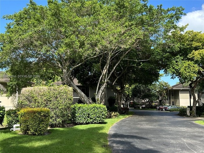 Building Photo - 7616 Elm Ridge Dr