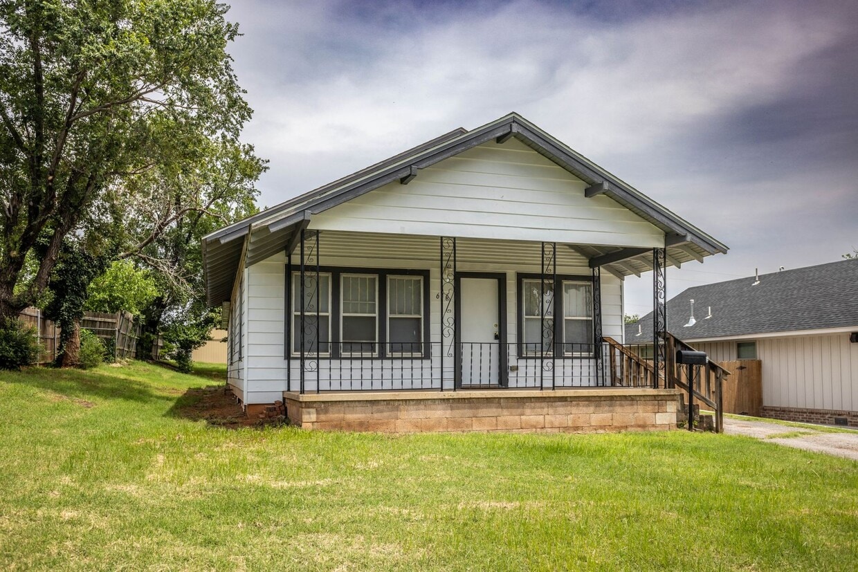 Primary Photo - Single Family home Near SWOSU