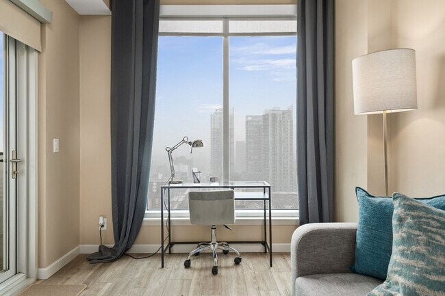 Building Photo - 1320 1st St SE