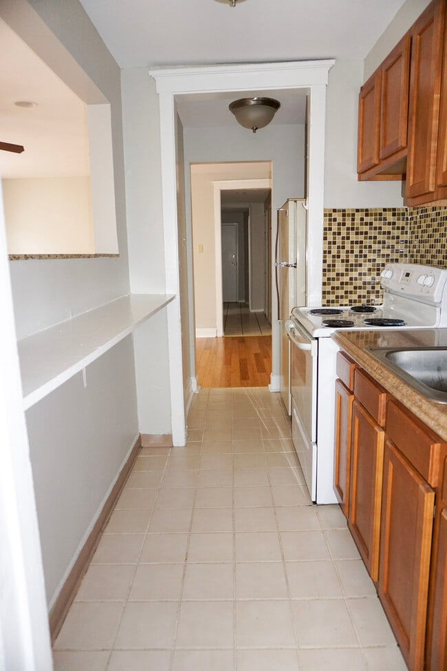 Baum Kitchen - Baum Boulevard Flats