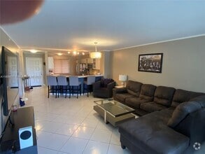 Building Photo - 2205 S Cypress Bend Dr
