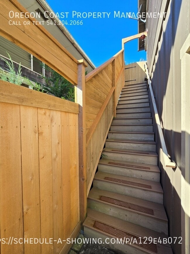 Building Photo - 350 NW Alder St