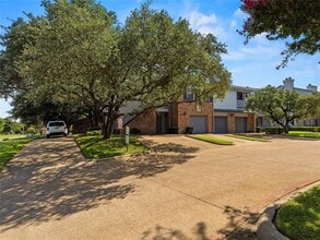Building Photo - 3101 Townbluff Dr