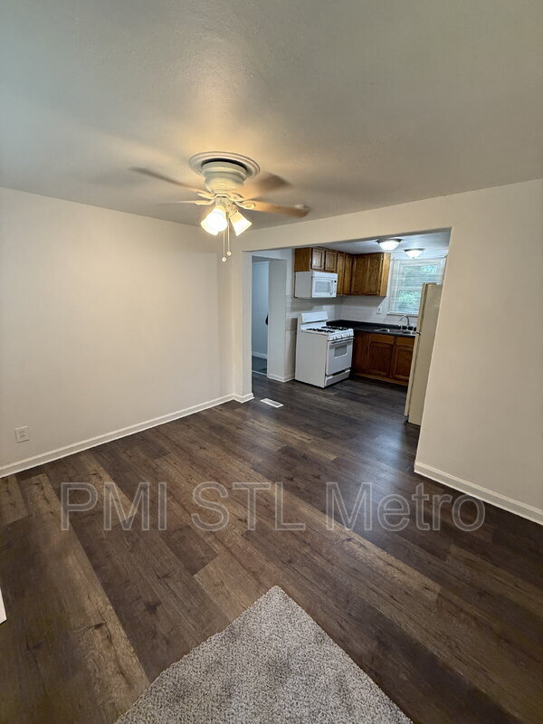 Building Photo - 240 Reasor Dr