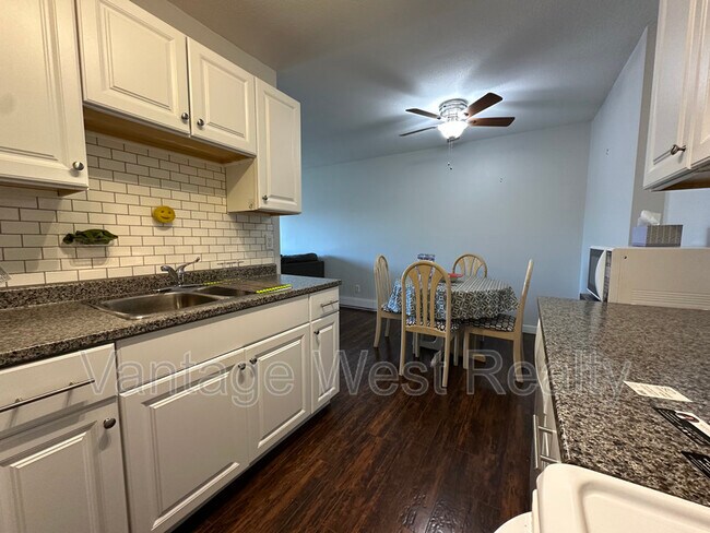 Photo du bâtiment - 3160-3160 De Montreuil Ct