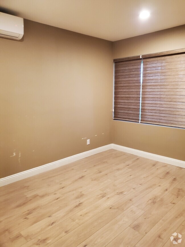 Building Photo - 5670 Orange Blossom Ln