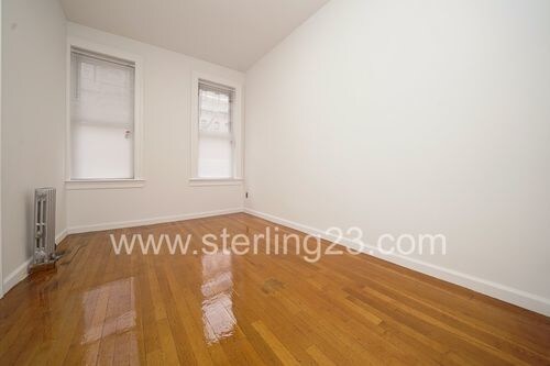 Foto del edificio - 3456 43rd St