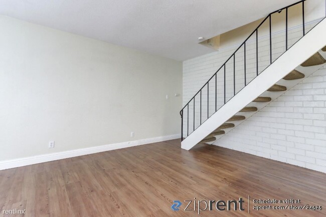 Foto del edificio - 2 br, 1 bath Condo - 9009 Casals Street, S...