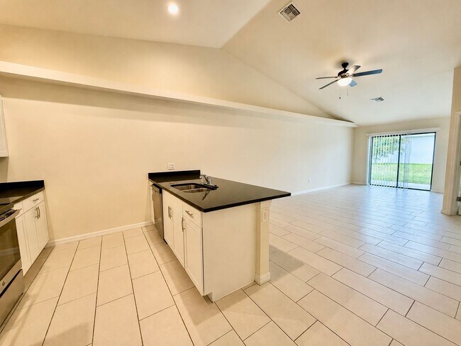 Foto del edificio - Move in Special + Pets Allowed