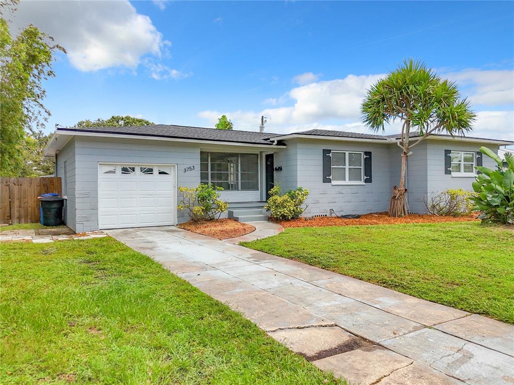 Foto principal - 3753 Benson Ave N