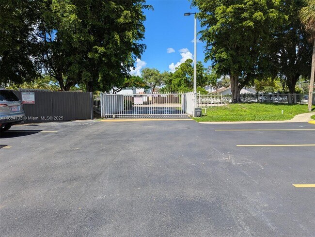 Foto del edificio - 13700 SW 62nd St