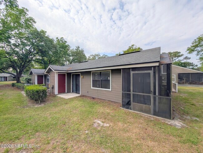 Foto del edificio - 8412 Long Meadow Cir N