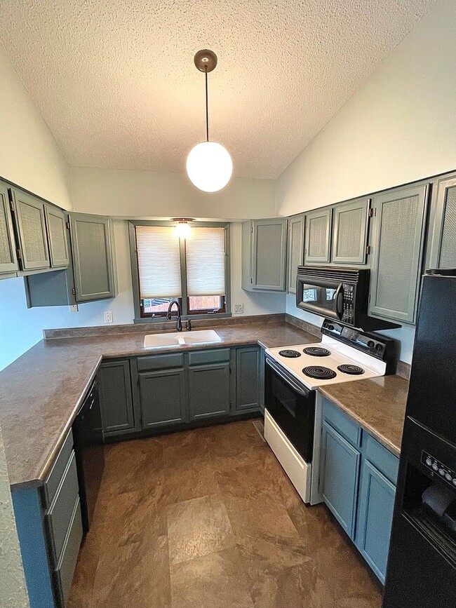 Building Photo - Beautiful 4 bedroom cul-de-sac home for rent!