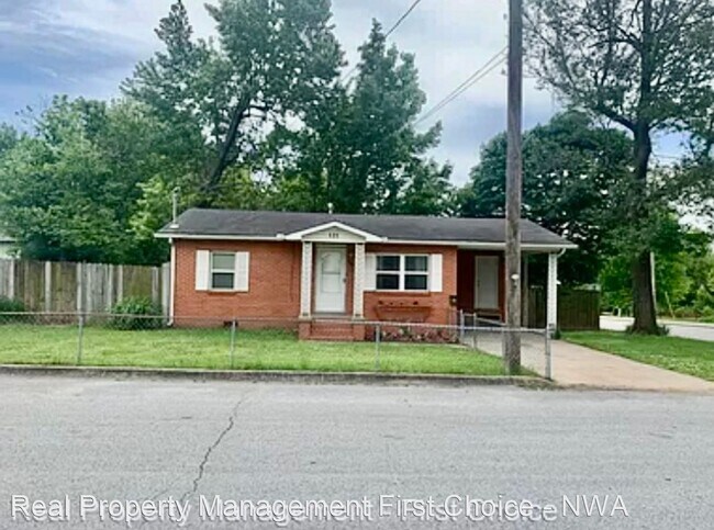 Building Photo - 2 br, 1 bath House - 121 Rhodes Avenue