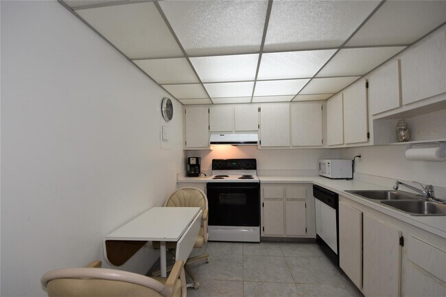 Foto del edificio - 525 N Ocean Blvd