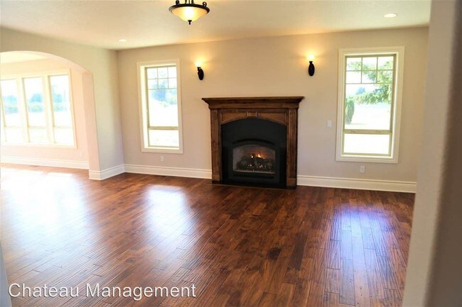 Building Photo - 3766 SE Kiger Island Dr