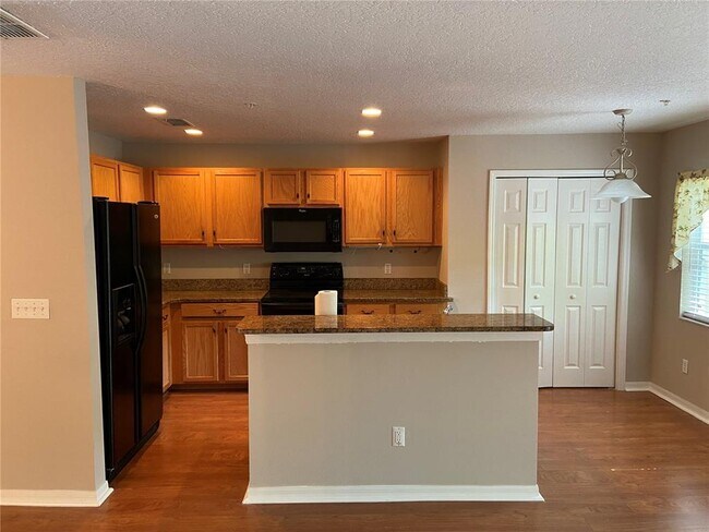 Foto del edificio - 243 Sterling Springs Ln