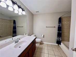 Building Photo - 564 S Pierremont Dr
