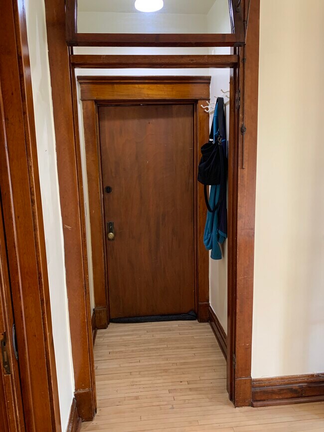 Entryway - 1002 E 3rd St