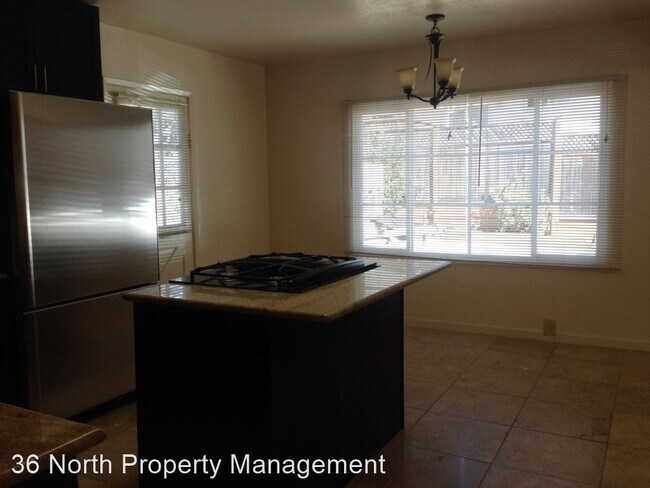 Building Photo - 3 br, 1 bath House - 1671 Hilby Avenue