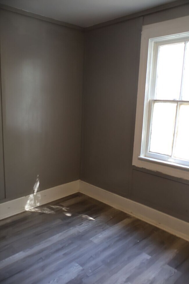 Building Photo - 6812 Whitney Ave