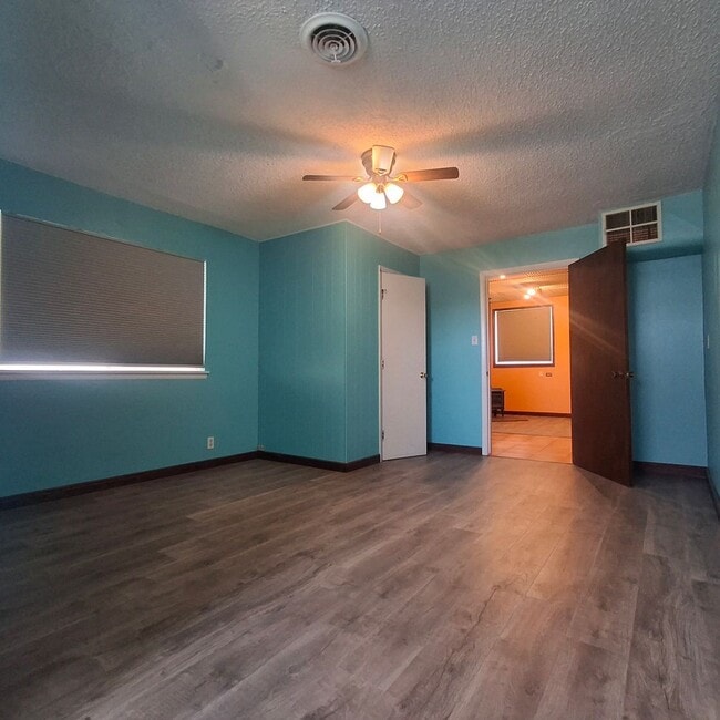 Building Photo - 212 W San Vicente St