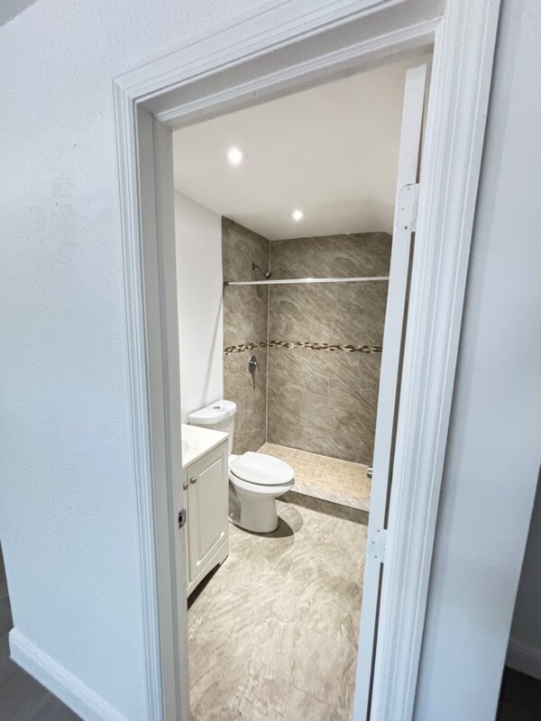 Foto del edificio - 1967 NW 24th Ave