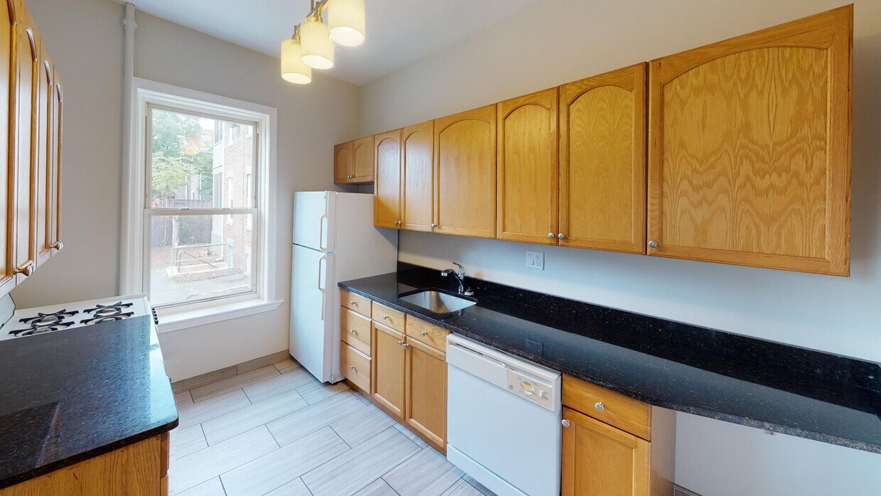 Foto principal - 8 Farrington Ave