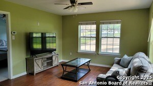Foto del edificio - 1108 Canyon Dr