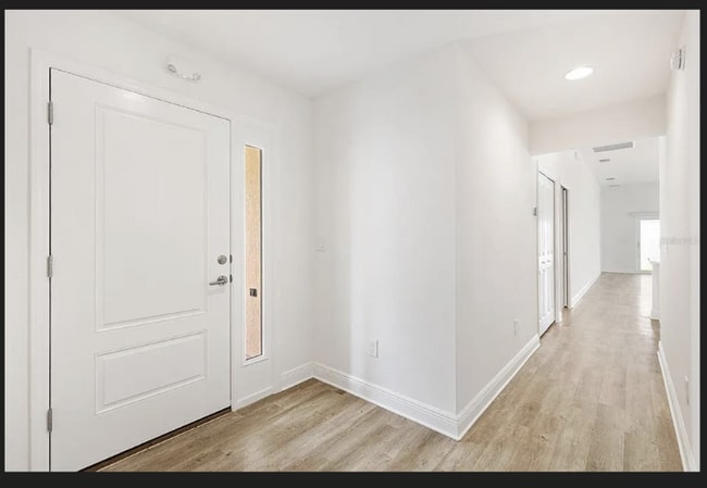 Building Photo - 6986 Elaine Ct