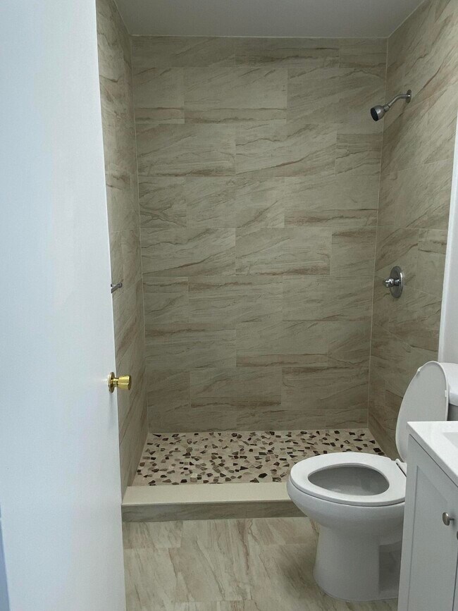 Foto del edificio - 1754 Juno Rd