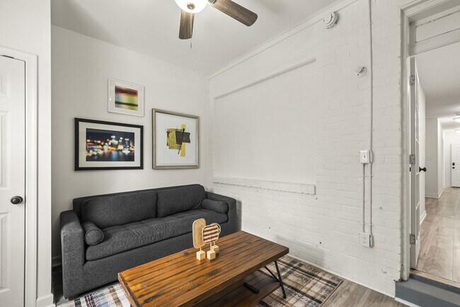 Building Photo - 1211 Simms Pl NE