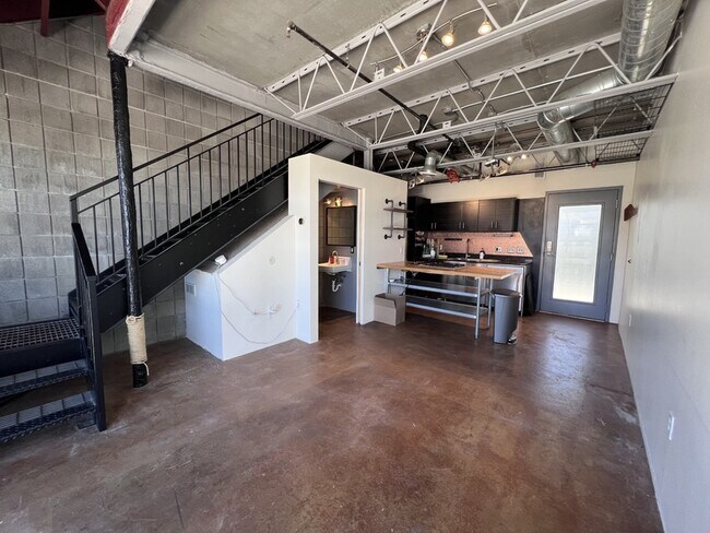 Foto del edificio - 360 W 300 S