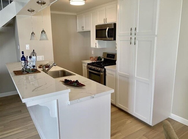 Photo - Pleasanton Laguna Vista 2 Bed / 1 bath, updated kitchen & bathroom, Two Year Lease required, Comm... House