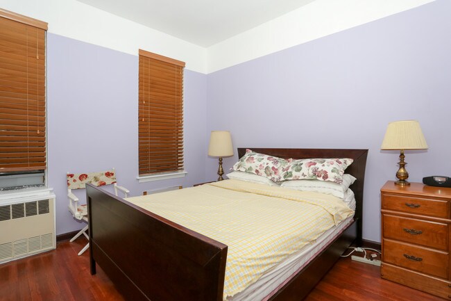 Foto del edificio - 415 E 82nd St