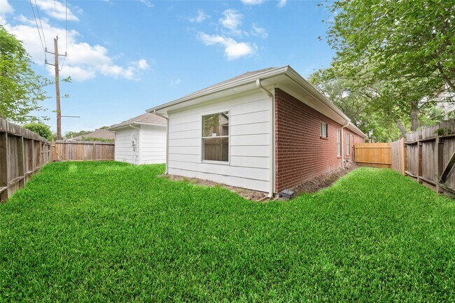 Building Photo - 4211 Torrey Creek Ln