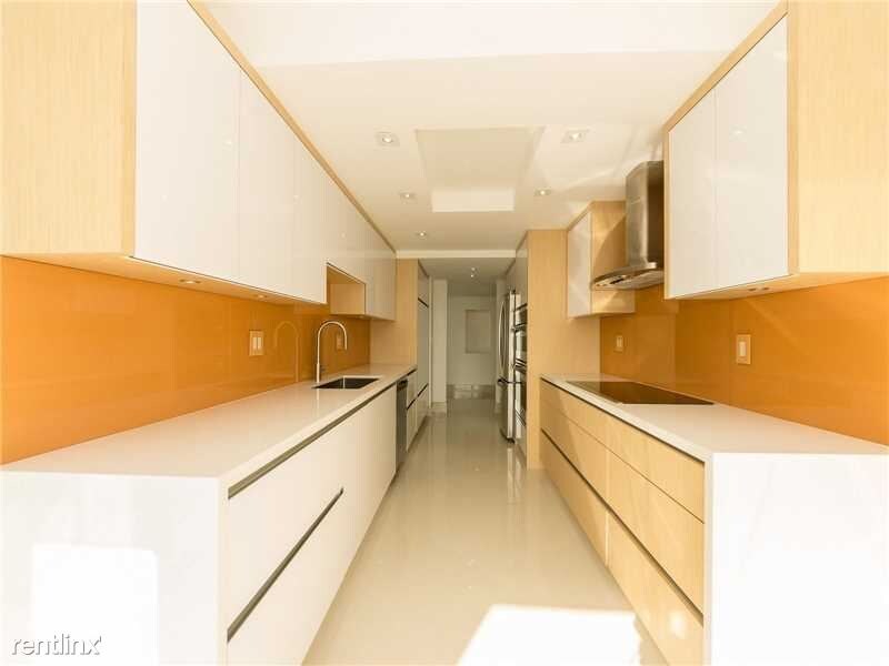 Primary Photo - 1581 Brickell Ave