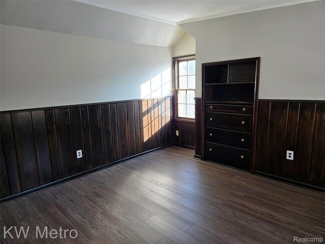 Building Photo - 1305 Collegewood St