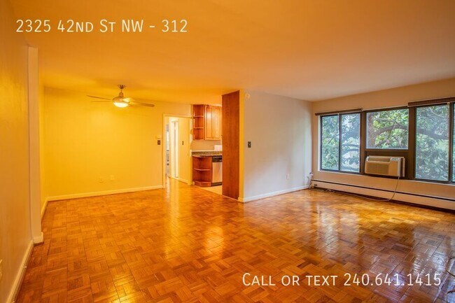 Foto del edificio - 2325 42nd St NW