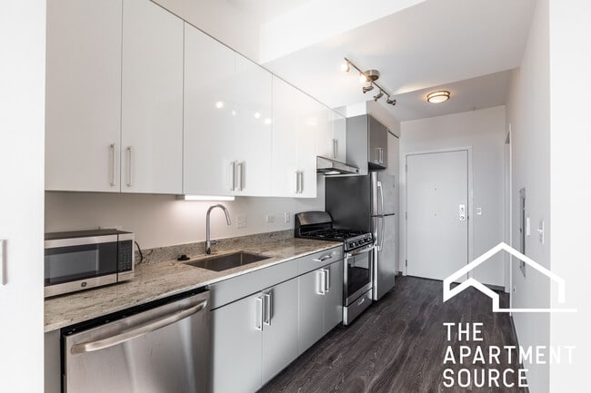 Photo - 2340 N California Ave Apartment