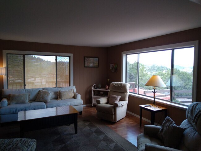 Foto del edificio - Furnished Month to Month Rental ~ Beautiful Views & Outdoor Living