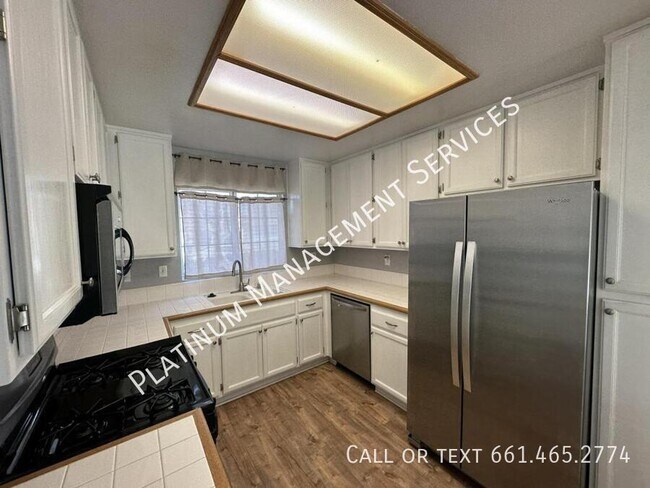 Foto del edificio - 45712 St Andrews St