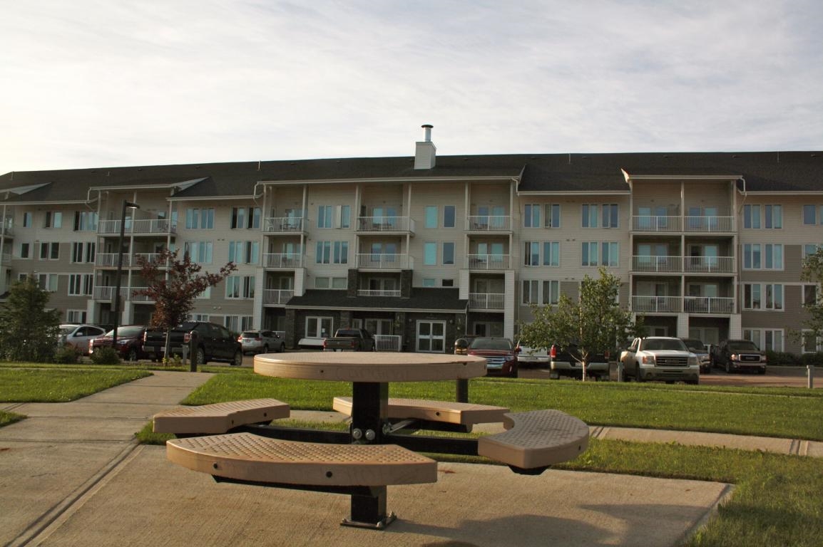 Primary Photo - Liard House