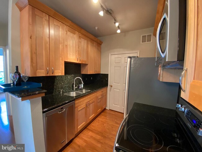 Building Photo - 1570 Spring Gate Dr.