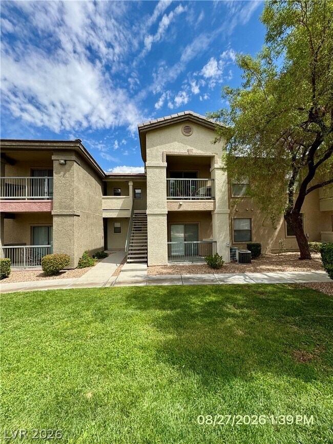 Building Photo - 8000 W Badura Ave