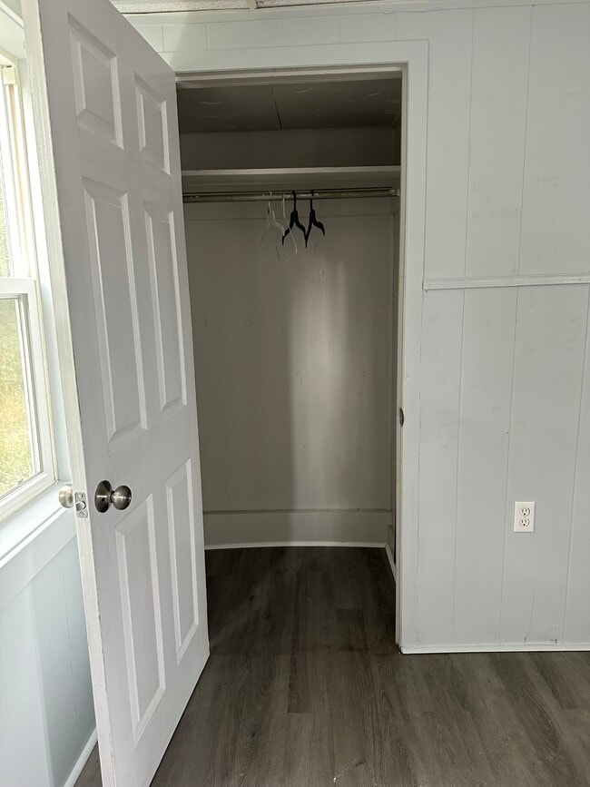 Building Photo - 4656 Main St